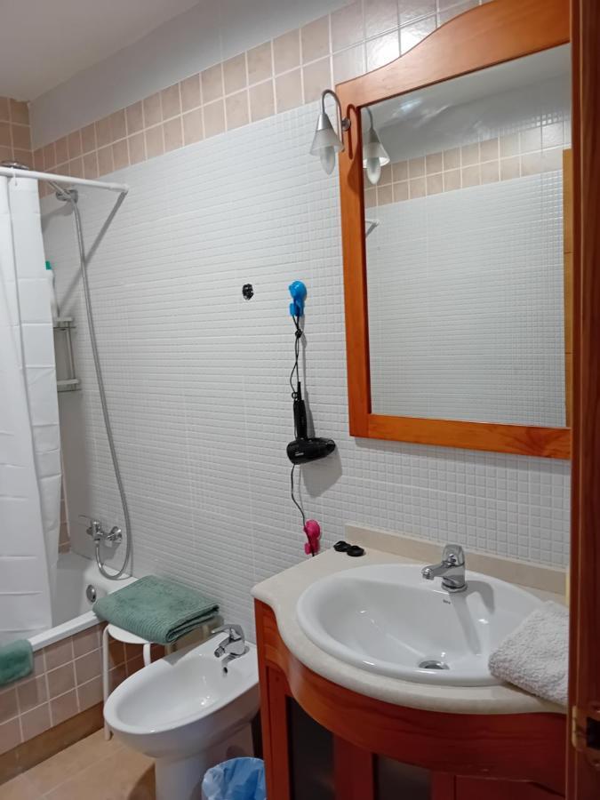 Habitaciones Individuales Wifi Tv Microondas Cerca Del Aeropuerto Madrid Habitacion Grande Wc Privado O Habitacion Pequena Wc Compartido Muy Tranquilas Bien Comunicadas Tren Metro Bus Facil Aparcamiento San Sebastián de los Reyes Zewnętrze zdjęcie