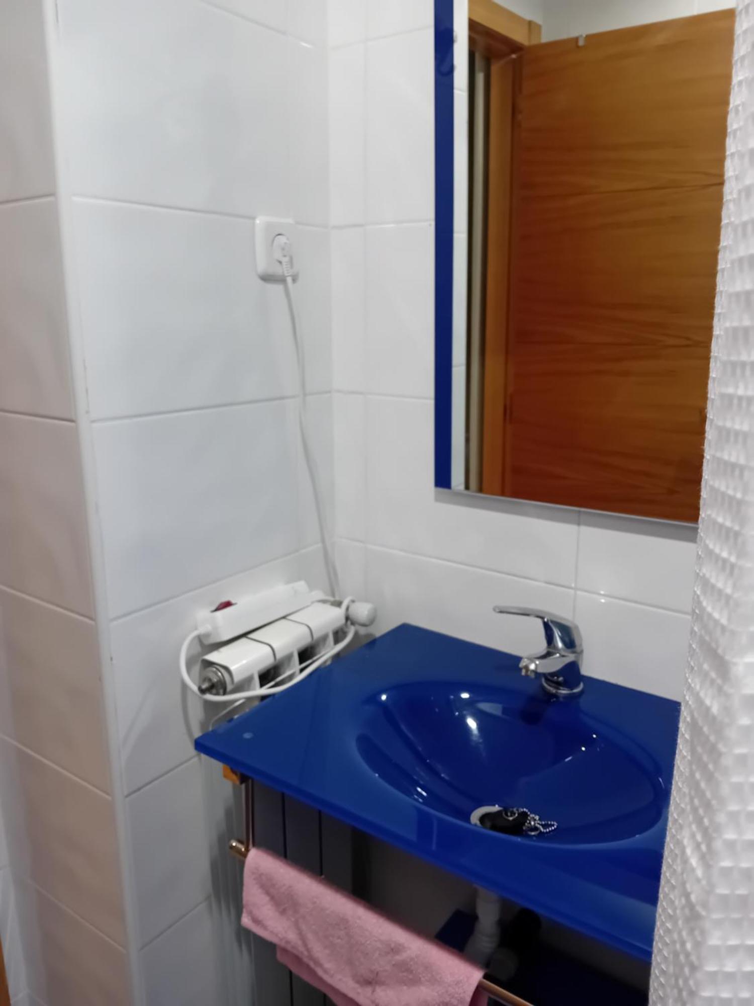 Habitaciones Individuales Wifi Tv Microondas Cerca Del Aeropuerto Madrid Habitacion Grande Wc Privado O Habitacion Pequena Wc Compartido Muy Tranquilas Bien Comunicadas Tren Metro Bus Facil Aparcamiento San Sebastián de los Reyes Zewnętrze zdjęcie