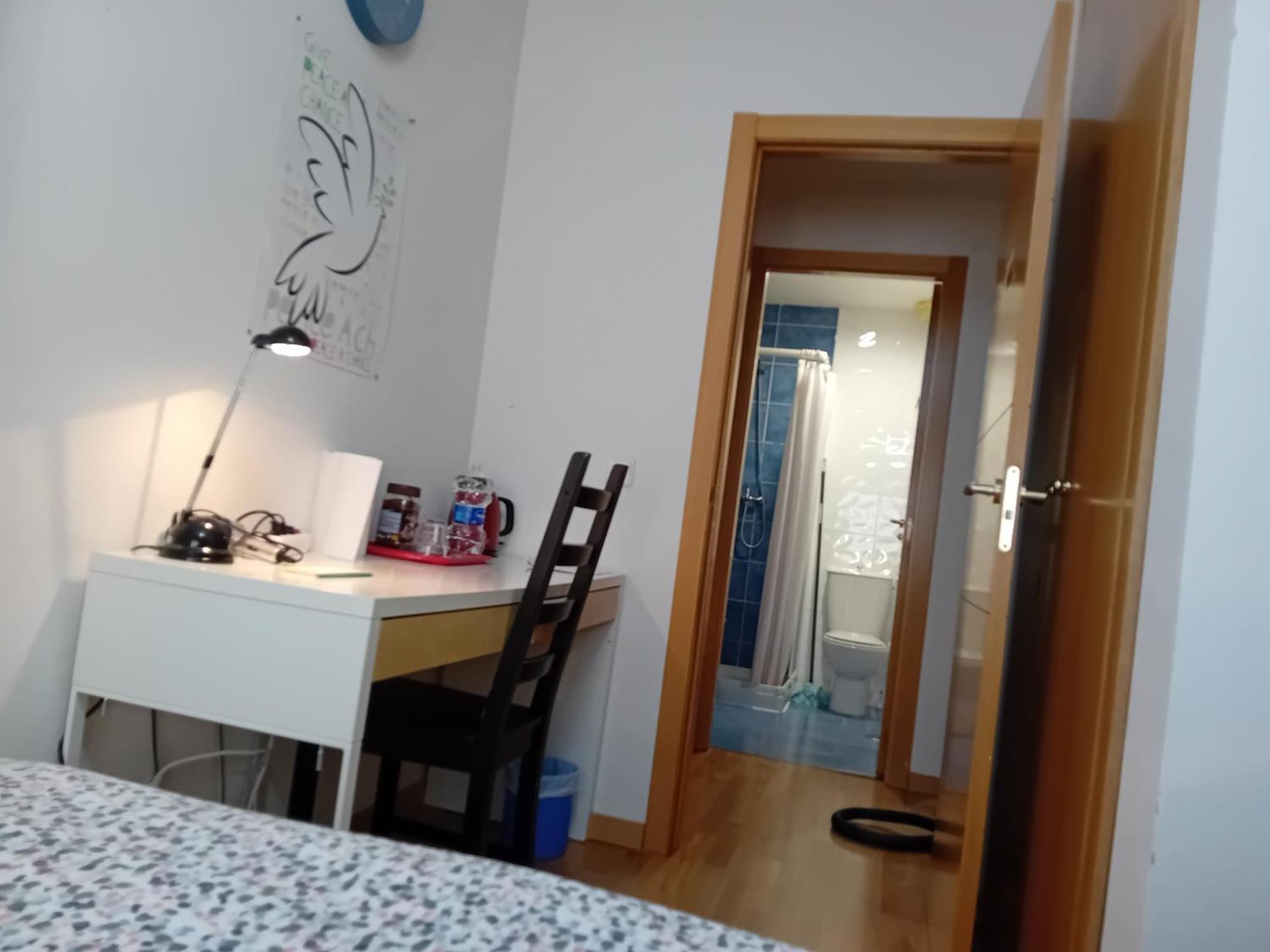 Habitaciones Individuales Wifi Tv Microondas Cerca Del Aeropuerto Madrid Habitacion Grande Wc Privado O Habitacion Pequena Wc Compartido Muy Tranquilas Bien Comunicadas Tren Metro Bus Facil Aparcamiento San Sebastián de los Reyes Zewnętrze zdjęcie