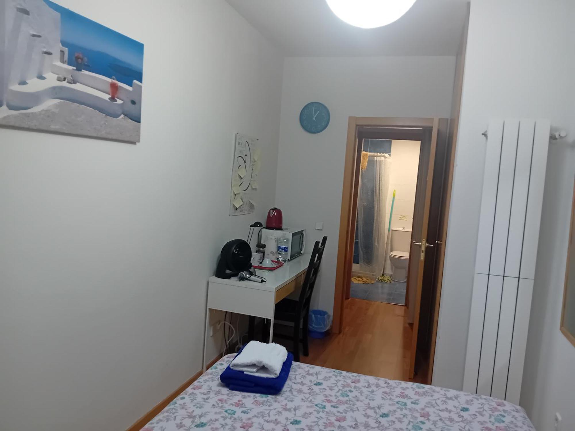 Habitaciones Individuales Wifi Tv Microondas Cerca Del Aeropuerto Madrid Habitacion Grande Wc Privado O Habitacion Pequena Wc Compartido Muy Tranquilas Bien Comunicadas Tren Metro Bus Facil Aparcamiento San Sebastián de los Reyes Zewnętrze zdjęcie
