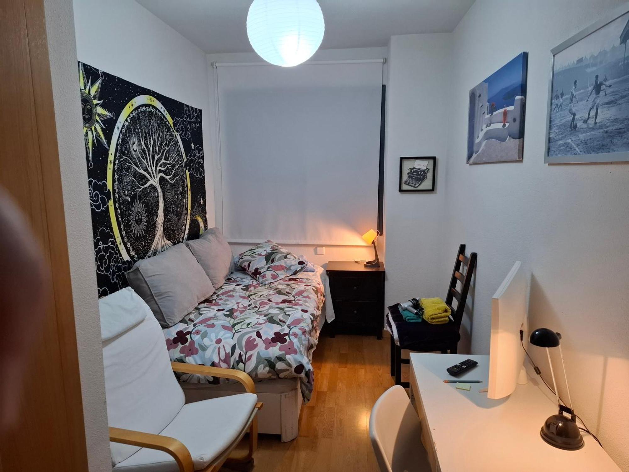 Habitaciones Individuales Wifi Tv Microondas Cerca Del Aeropuerto Madrid Habitacion Grande Wc Privado O Habitacion Pequena Wc Compartido Muy Tranquilas Bien Comunicadas Tren Metro Bus Facil Aparcamiento San Sebastián de los Reyes Zewnętrze zdjęcie