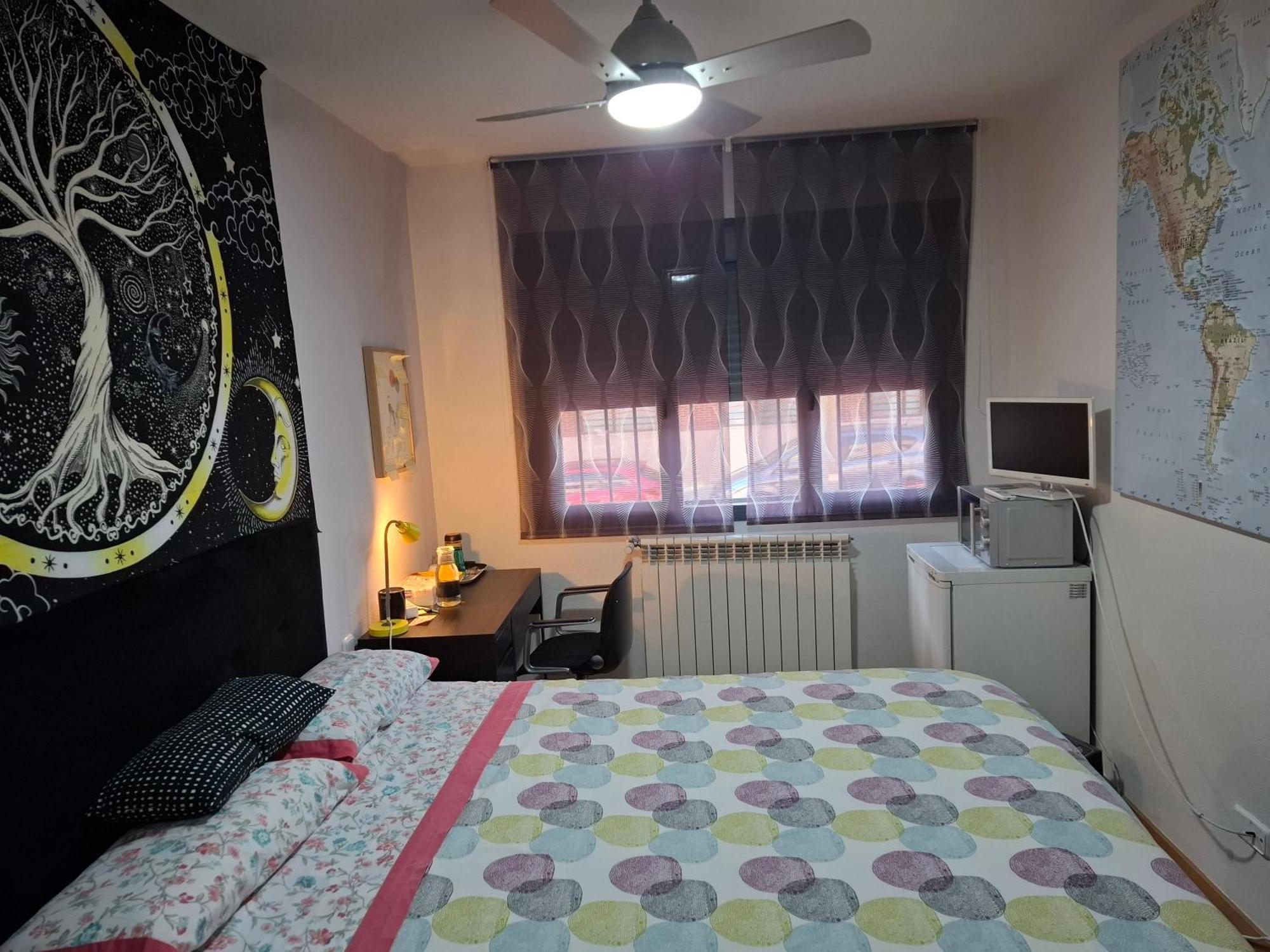 Habitaciones Individuales Wifi Tv Microondas Cerca Del Aeropuerto Madrid Habitacion Grande Wc Privado O Habitacion Pequena Wc Compartido Muy Tranquilas Bien Comunicadas Tren Metro Bus Facil Aparcamiento San Sebastián de los Reyes Zewnętrze zdjęcie