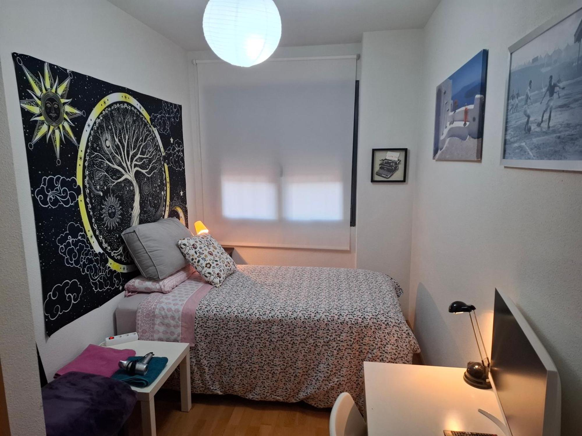 Habitaciones Individuales Wifi Tv Microondas Cerca Del Aeropuerto Madrid Habitacion Grande Wc Privado O Habitacion Pequena Wc Compartido Muy Tranquilas Bien Comunicadas Tren Metro Bus Facil Aparcamiento San Sebastián de los Reyes Zewnętrze zdjęcie